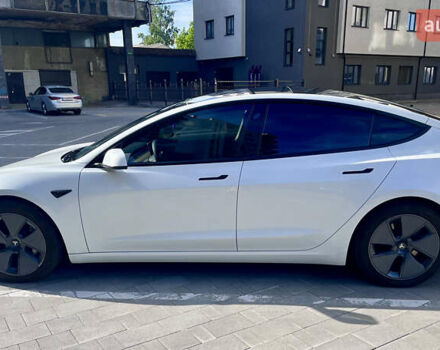 Білий Тесла Модель 3, об'ємом двигуна 0 л та пробігом 65 тис. км за 20499 $, фото 4 на Automoto.ua