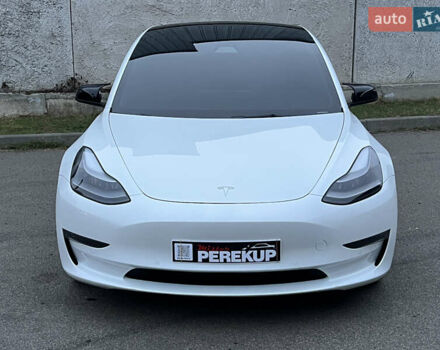 Белый Тесла Модель 3, объемом двигателя 0 л и пробегом 52 тыс. км за 21500 $, фото 4 на Automoto.ua