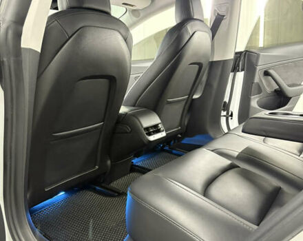 Білий Тесла Модель 3, об'ємом двигуна 0 л та пробігом 113 тис. км за 20200 $, фото 75 на Automoto.ua