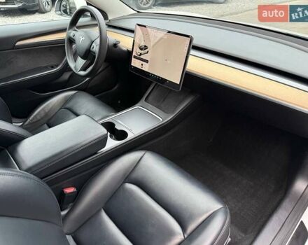 Білий Тесла Модель 3, об'ємом двигуна 0 л та пробігом 185 тис. км за 13900 $, фото 50 на Automoto.ua