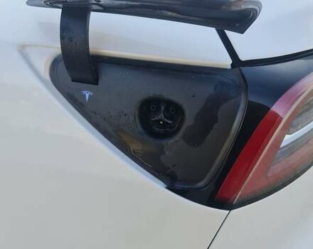 Білий Тесла Модель 3, об'ємом двигуна 0 л та пробігом 57 тис. км за 21900 $, фото 19 на Automoto.ua