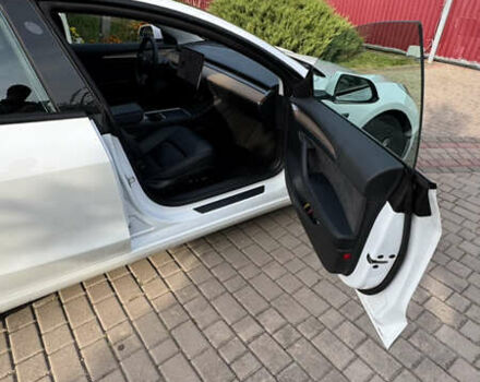 Білий Тесла Модель 3, об'ємом двигуна 0 л та пробігом 35 тис. км за 17600 $, фото 12 на Automoto.ua