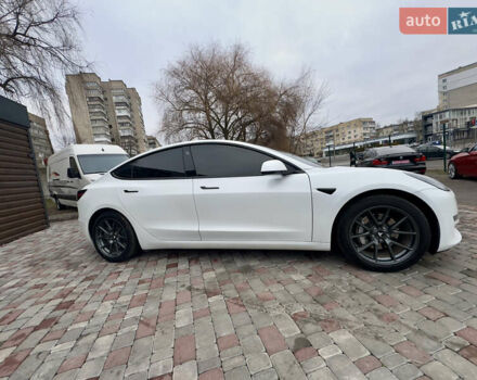 Білий Тесла Модель 3, об'ємом двигуна 0 л та пробігом 84 тис. км за 18300 $, фото 43 на Automoto.ua