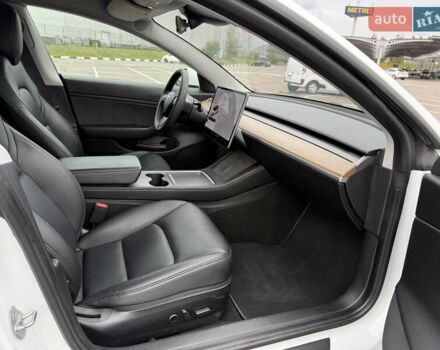 Білий Тесла Модель 3, об'ємом двигуна 0 л та пробігом 129 тис. км за 23500 $, фото 23 на Automoto.ua