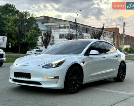 Білий Тесла Модель 3, об'ємом двигуна 0 л та пробігом 93 тис. км за 23000 $, фото 1 на Automoto.ua