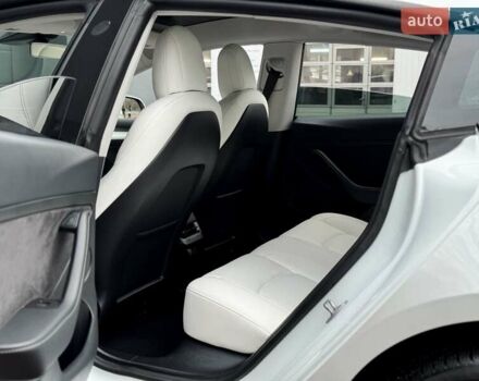 Белый Тесла Модель 3, объемом двигателя 0 л и пробегом 85 тыс. км за 19000 $, фото 14 на Automoto.ua