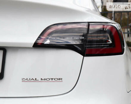 Белый Тесла Модель 3, объемом двигателя 0 л и пробегом 35 тыс. км за 21000 $, фото 16 на Automoto.ua