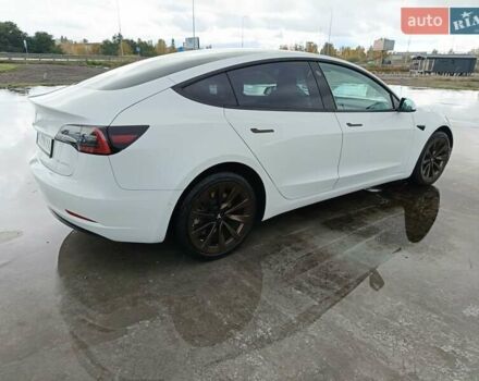 Білий Тесла Модель 3, об'ємом двигуна 0 л та пробігом 80 тис. км за 18999 $, фото 6 на Automoto.ua