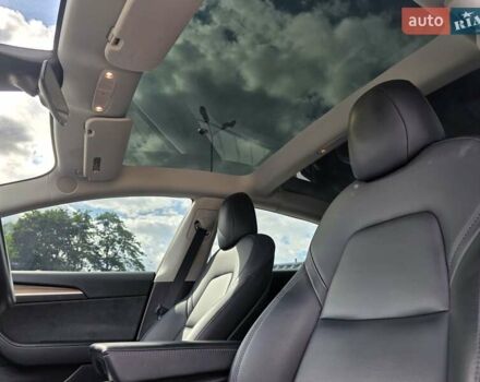Білий Тесла Модель 3, об'ємом двигуна 0 л та пробігом 91 тис. км за 22999 $, фото 26 на Automoto.ua