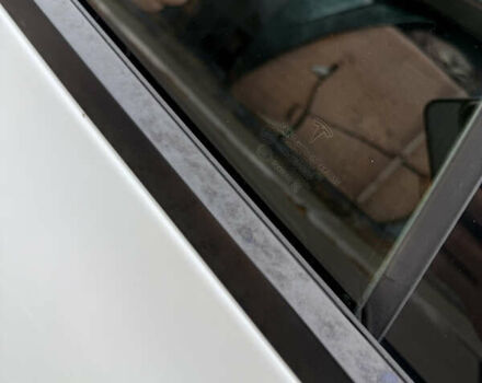 Белый Тесла Модель 3, объемом двигателя 0 л и пробегом 98 тыс. км за 19000 $, фото 18 на Automoto.ua