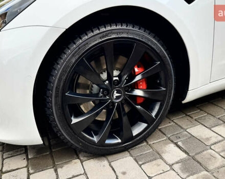 Белый Тесла Модель 3, объемом двигателя 0 л и пробегом 90 тыс. км за 23000 $, фото 8 на Automoto.ua