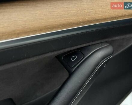 Білий Тесла Модель 3, об'ємом двигуна 0 л та пробігом 185 тис. км за 13900 $, фото 22 на Automoto.ua