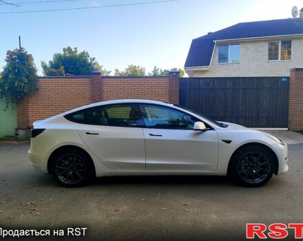 Тесла Модель 3 2021 у Києві на Automoto.ua Білий Тесла Модель 3, об'ємом двигуна 0.22 л та пробігом 78 тис. км за 16999 $, фото 1 на Automoto.ua