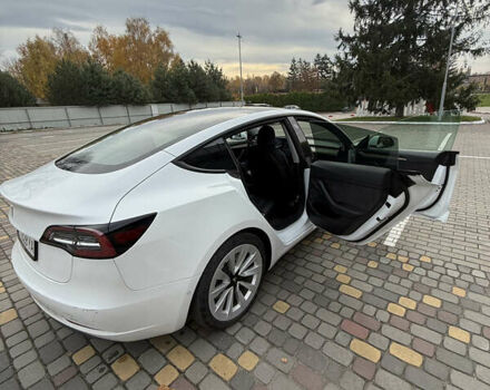 Белый Тесла Модель 3, объемом двигателя 0 л и пробегом 98 тыс. км за 19000 $, фото 25 на Automoto.ua