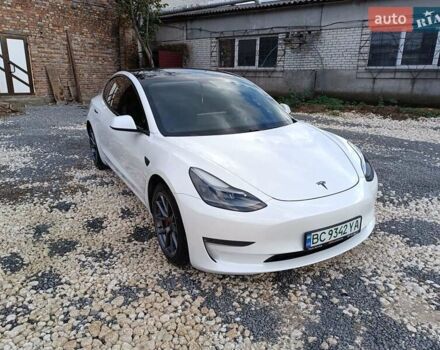 Белый Тесла Модель 3, объемом двигателя 0 л и пробегом 71 тыс. км за 18700 $, фото 4 на Automoto.ua