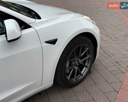 Білий Тесла Модель 3, об'ємом двигуна 0 л та пробігом 166 тис. км за 14900 $, фото 5 на Automoto.ua