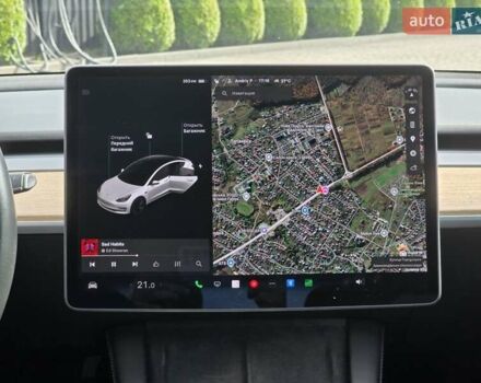 Білий Тесла Модель 3, об'ємом двигуна 0 л та пробігом 91 тис. км за 22999 $, фото 19 на Automoto.ua