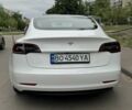 Белый Тесла Модель 3, объемом двигателя 0 л и пробегом 75 тыс. км за 16300 $, фото 3 на Automoto.ua