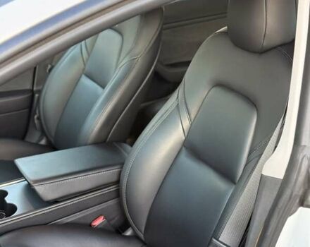 Белый Тесла Модель 3, объемом двигателя 0 л и пробегом 266 тыс. км за 13900 $, фото 15 на Automoto.ua