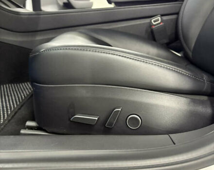 Білий Тесла Модель 3, об'ємом двигуна 0 л та пробігом 113 тис. км за 20200 $, фото 65 на Automoto.ua