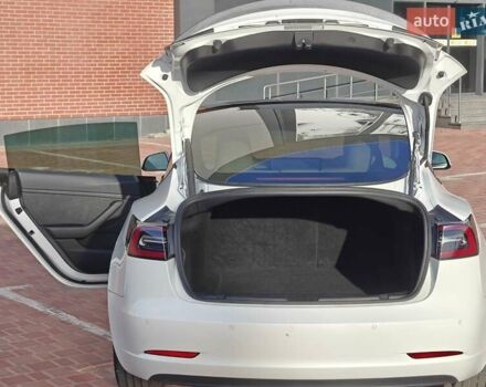 Тесла Модель 3 2021 у Одесі на Automoto.ua Білий Тесла Модель 3, об'ємом двигуна 0 л та пробігом 56 тис. км за 18989 $, фото 13 на Automoto.ua