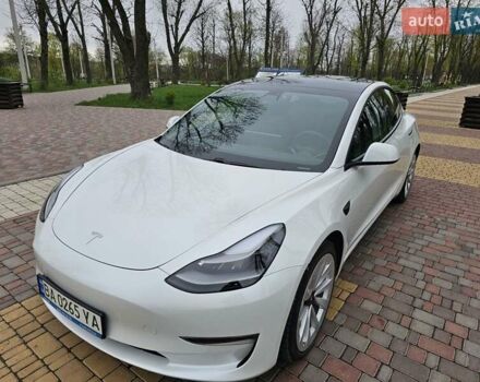 Белый Тесла Модель 3, объемом двигателя 0 л и пробегом 25 тыс. км за 29000 $, фото 2 на Automoto.ua