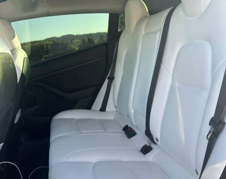 Білий Тесла Модель 3, об'ємом двигуна 0 л та пробігом 54 тис. км за 20955 $, фото 23 на Automoto.ua