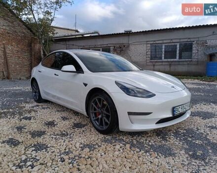 Белый Тесла Модель 3, объемом двигателя 0 л и пробегом 71 тыс. км за 18700 $, фото 5 на Automoto.ua