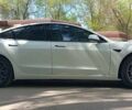 Білий Тесла Модель 3, об'ємом двигуна 0 л та пробігом 49 тис. км за 25900 $, фото 4 на Automoto.ua