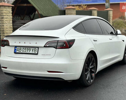 Белый Тесла Модель 3, объемом двигателя 0 л и пробегом 90 тыс. км за 23000 $, фото 26 на Automoto.ua