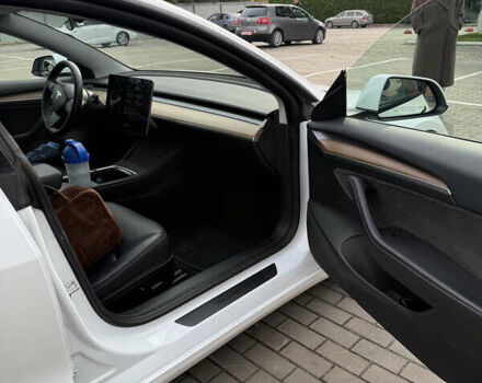 Белый Тесла Модель 3, объемом двигателя 0 л и пробегом 98 тыс. км за 19000 $, фото 20 на Automoto.ua