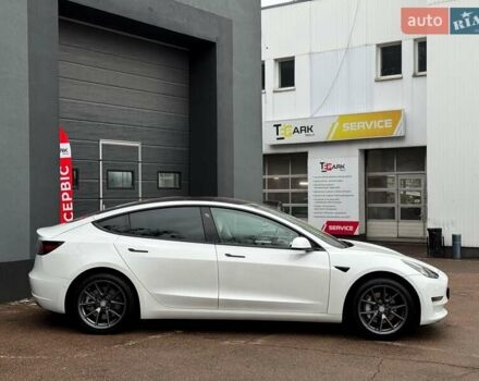 Белый Тесла Модель 3, объемом двигателя 0 л и пробегом 85 тыс. км за 19000 $, фото 10 на Automoto.ua