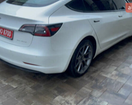 Белый Тесла Модель 3, объемом двигателя 0 л и пробегом 60 тыс. км за 19000 $, фото 6 на Automoto.ua