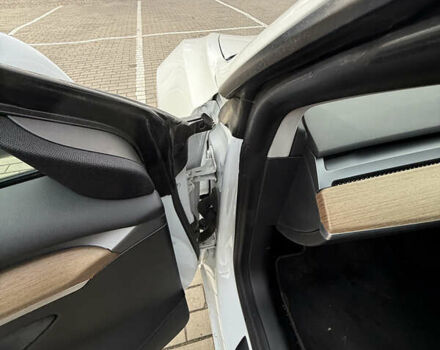 Белый Тесла Модель 3, объемом двигателя 0 л и пробегом 98 тыс. км за 19000 $, фото 30 на Automoto.ua