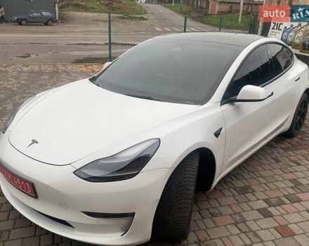 Белый Тесла Модель 3, объемом двигателя 0 л и пробегом 134 тыс. км за 19500 $, фото 2 на Automoto.ua