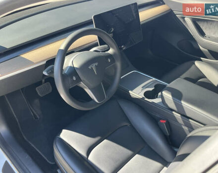 Белый Тесла Модель 3, объемом двигателя 0 л и пробегом 39 тыс. км за 21100 $, фото 22 на Automoto.ua