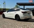 Белый Тесла Модель 3, объемом двигателя 0 л и пробегом 65 тыс. км за 18800 $, фото 5 на Automoto.ua