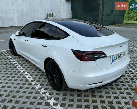 Білий Тесла Модель 3, об'ємом двигуна 0 л та пробігом 49 тис. км за 35000 $, фото 3 на Automoto.ua