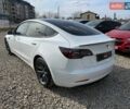 Білий Тесла Модель 3, об'ємом двигуна 0 л та пробігом 108 тис. км за 22999 $, фото 3 на Automoto.ua