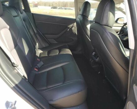 Белый Тесла Модель 3, объемом двигателя 0 л и пробегом 51 тыс. км за 5100 $, фото 9 на Automoto.ua