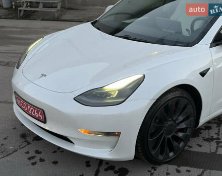 Белый Тесла Модель 3, объемом двигателя 0 л и пробегом 92 тыс. км за 21900 $, фото 6 на Automoto.ua