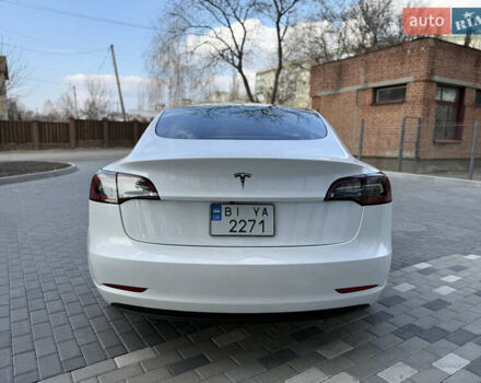 Белый Тесла Модель 3, объемом двигателя 0 л и пробегом 37 тыс. км за 19999 $, фото 41 на Automoto.ua