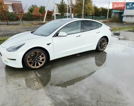 Білий Тесла Модель 3, об'ємом двигуна 0 л та пробігом 80 тис. км за 18999 $, фото 3 на Automoto.ua