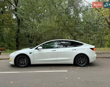 Тесла Модель 3 2021 у Києві на Automoto.ua Білий Тесла Модель 3, об'ємом двигуна 0 л та пробігом 105 тис. км за 19500 $, фото 1 на Automoto.ua