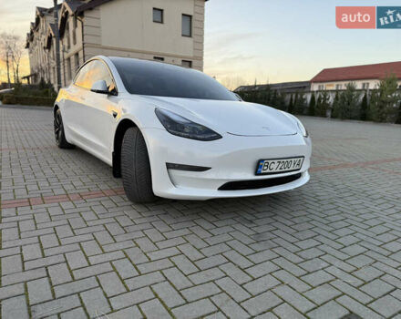 Білий Тесла Модель 3, об'ємом двигуна 0 л та пробігом 76 тис. км за 21500 $, фото 2 на Automoto.ua