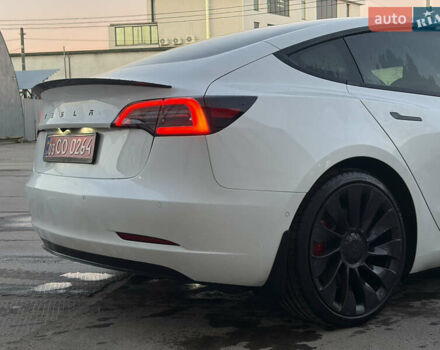 Белый Тесла Модель 3, объемом двигателя 0 л и пробегом 92 тыс. км за 21900 $, фото 17 на Automoto.ua