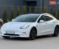 Білий Тесла Модель 3, об'ємом двигуна 0 л та пробігом 118 тис. км за 18700 $, фото 1 на Automoto.ua