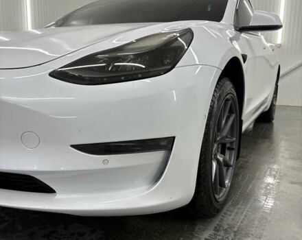 Білий Тесла Модель 3, об'ємом двигуна 0 л та пробігом 113 тис. км за 20200 $, фото 4 на Automoto.ua