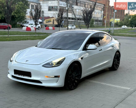 Білий Тесла Модель 3, об'ємом двигуна 0 л та пробігом 93 тис. км за 23000 $, фото 2 на Automoto.ua
