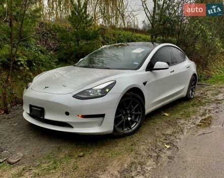 Белый Тесла Модель 3, объемом двигателя 0 л и пробегом 27 тыс. км за 19750 $, фото 6 на Automoto.ua